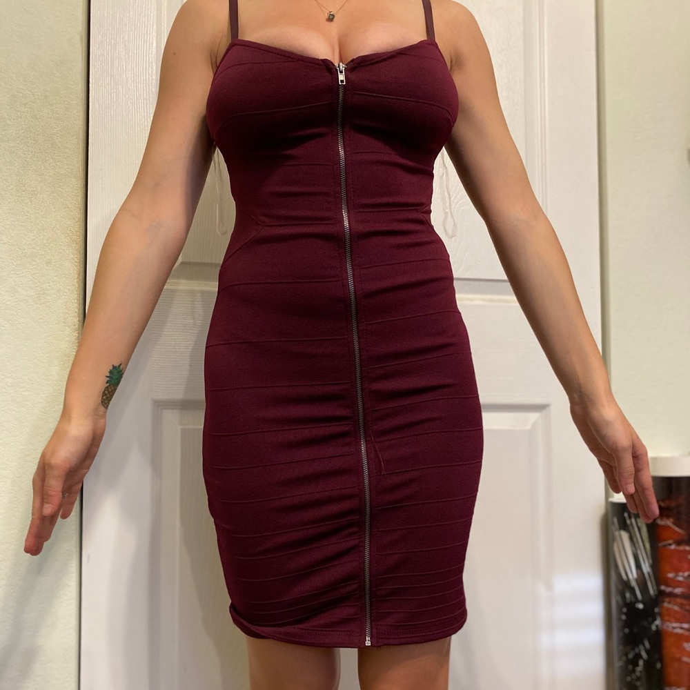 Dress - Picture 4 of 4